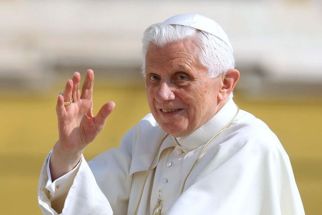 Rubata in Germania croce pettorale di papa Benedetto XVI