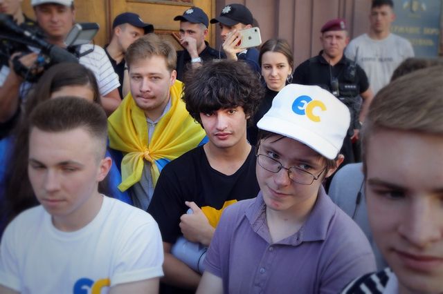 Сын Порошенко рассказал о любви к украинскому языку по-русски