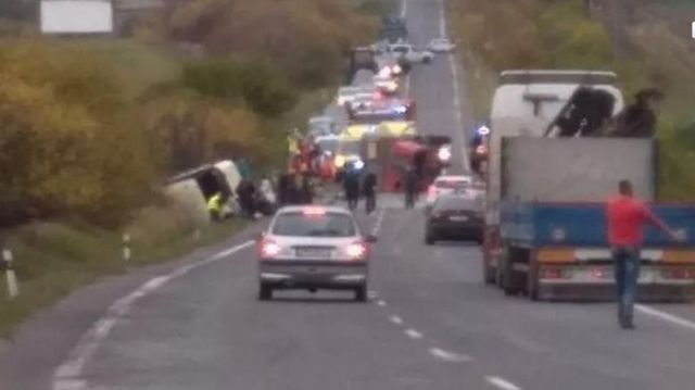 Cel puțin 13 morți și zeci de răniți în urma unui teribil accident rutier produs în Slovacia