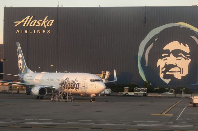 Incredibil! Un avion Alaska Airlines s-a dezintegrat în zbor