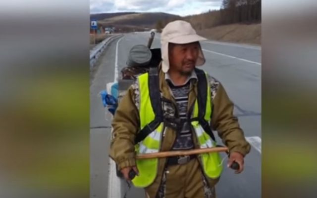 Șamanul care a mers pe jos 3000 de km ca să-l expulzeze pe Vladimir Putin a fost arestat