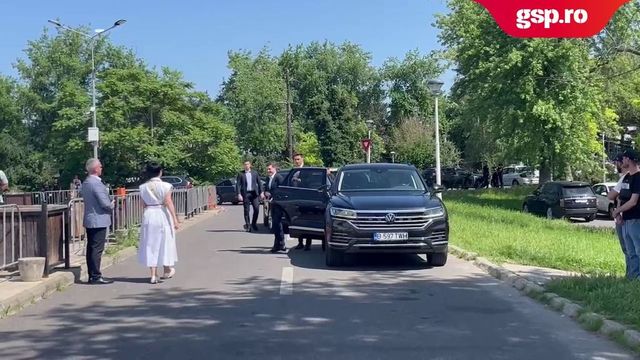 Nicușor Dan a ajuns la Sala Polivalentă pentru a lua parte la meciul de retragere al Cristinei Neagu