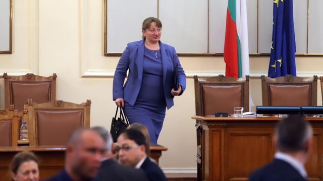 Още няма решение за жените, пропуснали да се прехвърлят от частни пенсионни фондове в НОИ