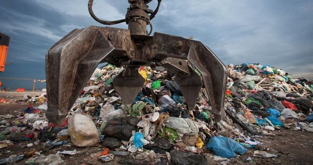 Românii generează cele mai mici cantități de deșeuri municipale din UE