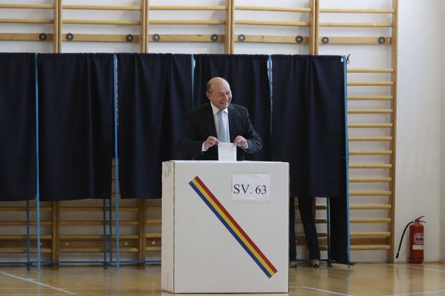 Băsescu: Dacă azi nu votezi, în următorii 5 ani să taci din gură!