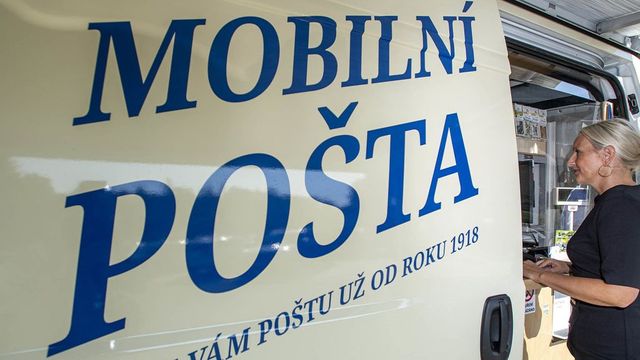 Česká pošta bude mít nově pojízdné pobočky, nahradit mají kamenné zavřené například kvůli šíření koronaviru