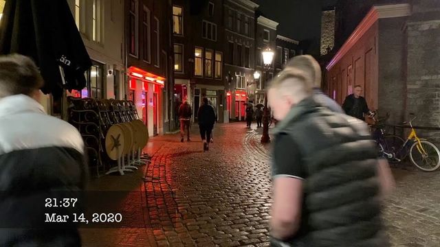Cluburile din Cartierul Roșu din Amsterdan se închid, s-au făcut cozi la marijuana