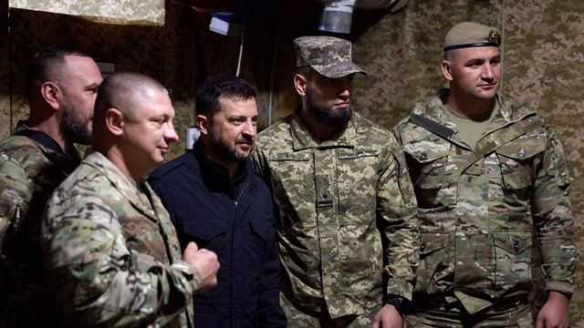 Zelensky: '40 missili e 580 droni contro l'Ucraina, tre i morti'