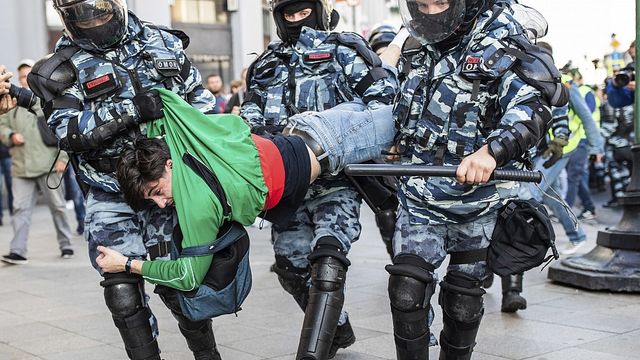 Русия смъмри Google заради YouTube