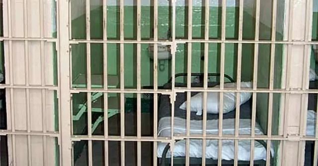 Due detenuti scavalcano il muro ed evadono dal carcere di Trani