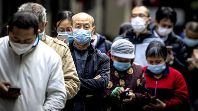 O chinezoaică din Wuhan și-a îmbolnăvit cinci rude, deși nu avea simptome de coronavirus