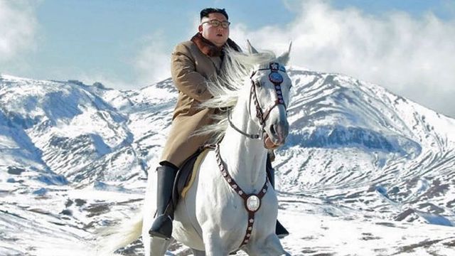 Liderul nord-coreean ″sfidează″ sancțiunile călare pe un cal alb pe muntele sacru Paektu