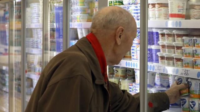Продукты с растительными жирами хотят запретить называть йогуртом и сметаной