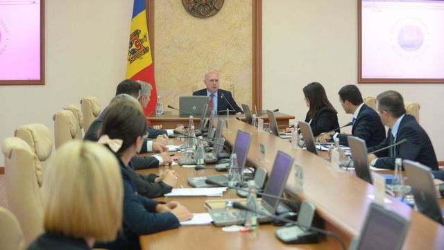 Igor Munteanu va sesiza Procuratura Anticorupție și CNA privind o decizie aprobată de Guvernul Filip