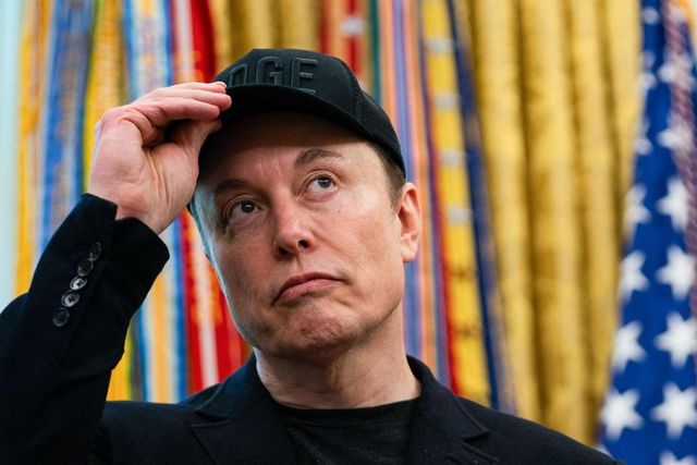 Musk contro Apple e OpenAI, sistema anticoncorrenziale
