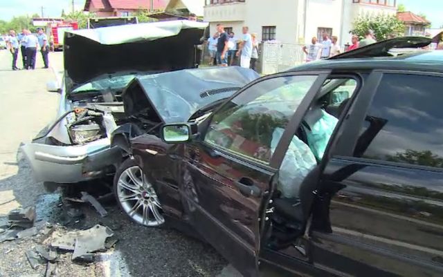 Patru persoane, rănite într-un accident în județul Caraș-Severin