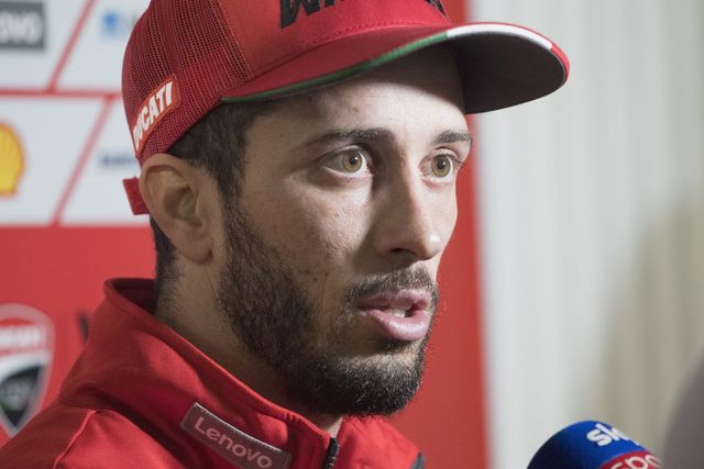 MotoGp, cade durante una gara di motocross, infortunio per il pilota della Ducati Andrea Dovizioso