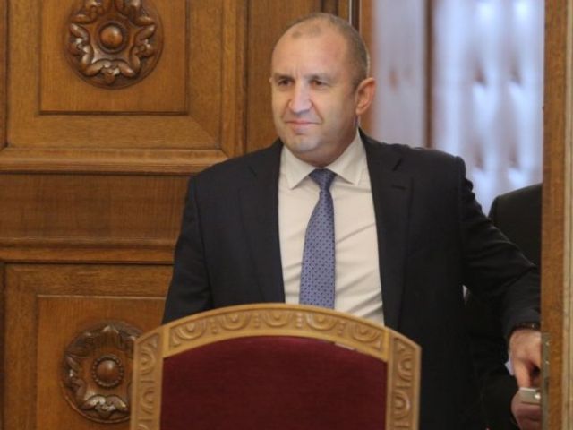 Радев поздрави мюсюлманската общност в България по случай празника Рамазан Байрам