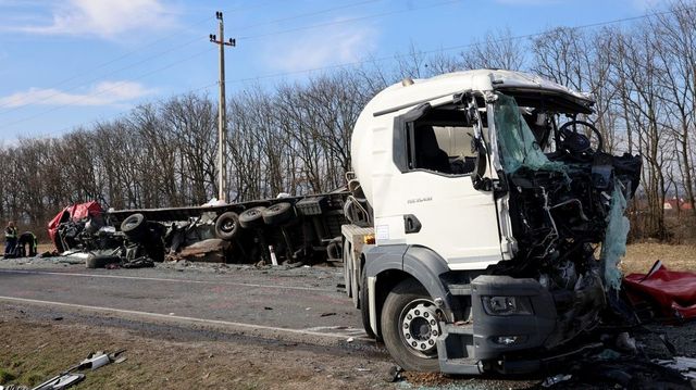 Három kamion ütközött az M5-ösön, egy ember meghalt