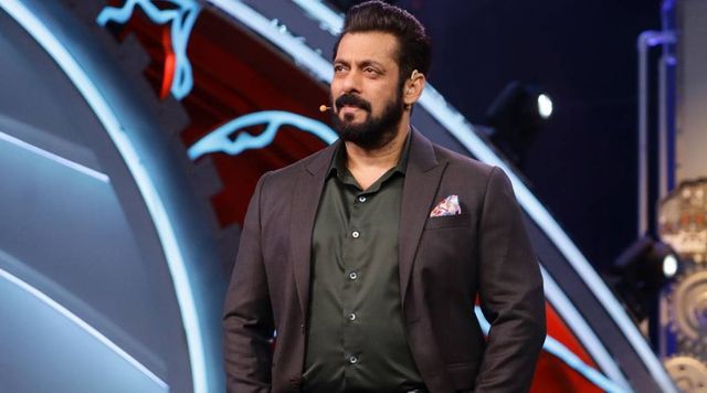 'Iss waqt main Galaxy mein nahi hun,' Salman Khan asks fans to not gather outside his residence on his birthday