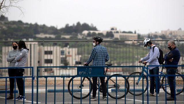 Izraelben az oltás megkezdése után két héttel felére csökkent a fertőzöttség a beoltottaknál