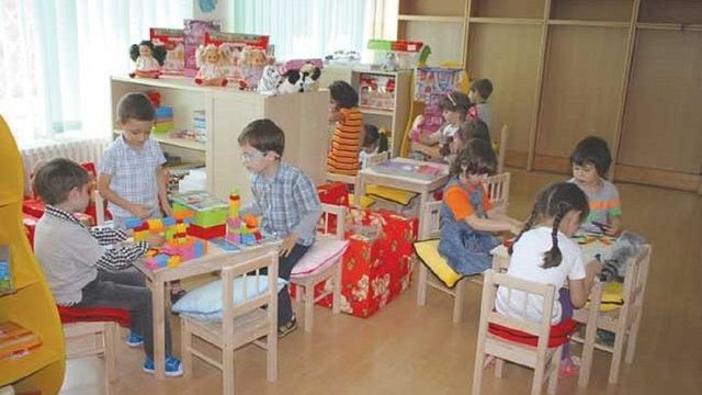 Apă potabilă în butelii, la grădinițele din capitală