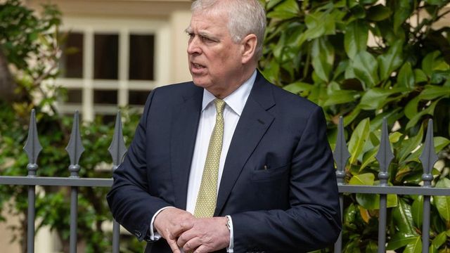 Carlos III retira los títulos al príncipe Andrés y lo expulsa de su residencia en Windsor