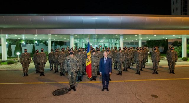 Министра обороны заслушают в парламенте отъезда молдавских военнослужащих на парад в Москву