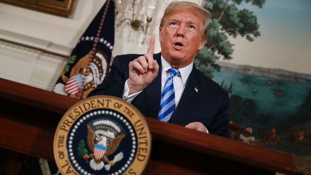 Donald Trump újabb szankciókat jelentett be Irán ellen
