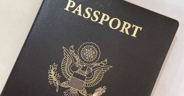 Negli Stati Uniti emesso il primo passaporto col genere X per chi non si riconosce come uomo o donna