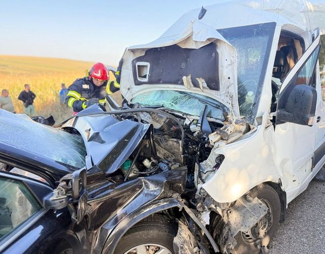 Trei moldoveni au murit într-un accident pe un drum din România