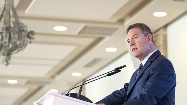 García-Page abre la puerta a un adelanto electoral en plena comparecencia de Leire Díez
