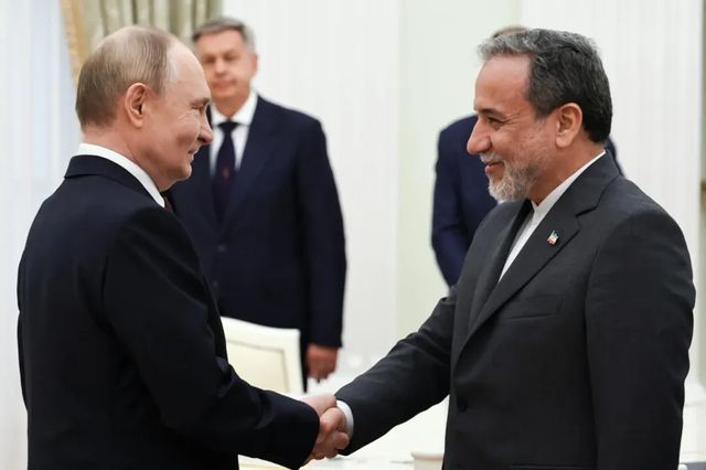 Putin se reúne con el ministro de Exteriores iraní en Moscú