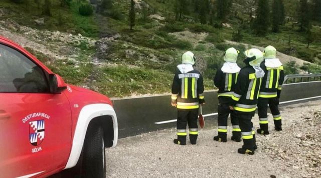 Alto Adige: frane e strade chiuse per temporali, evacuato albergo in Val Badia