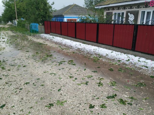 Ploaia cu grindină a distrus mai multe gospodării din raionul Glodeni