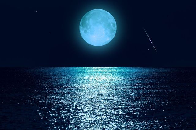 Superluna Albastră, vizibilă în noaptea de 30-31 august. Fenomenul va mai putea fi văzut abia în 2037