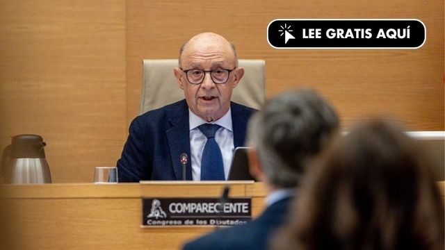 El exministro Montoro se da de baja del PP tras su imputación por un caso de corrupción