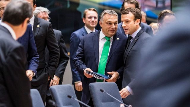 Orbán Viktor Emmanuel Macronnal találkozik Párizsban