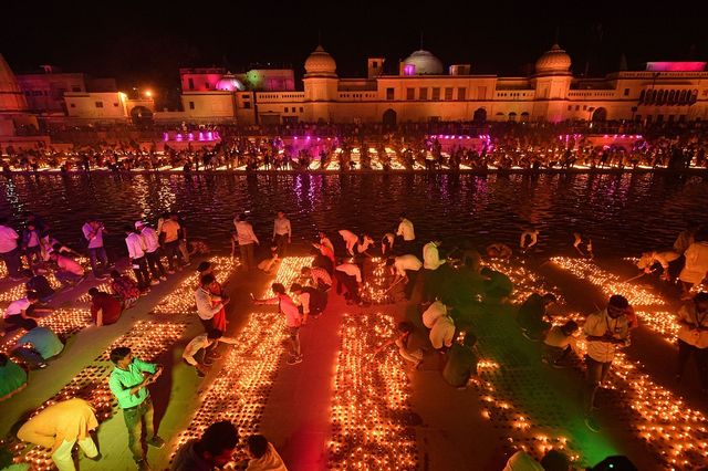 Post Ayodhya Verdict, Devotees Throng Town to Take Holy Dip in River Saryu on Kartik Purnima