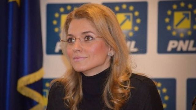 Alina Gorghiu nu mai are acces la pagina sa de Facebook: Nu mi se pare întâmplător