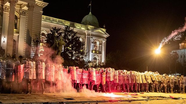 Во время беспорядков в Белграде пострадали 14 сотрудников полиции
