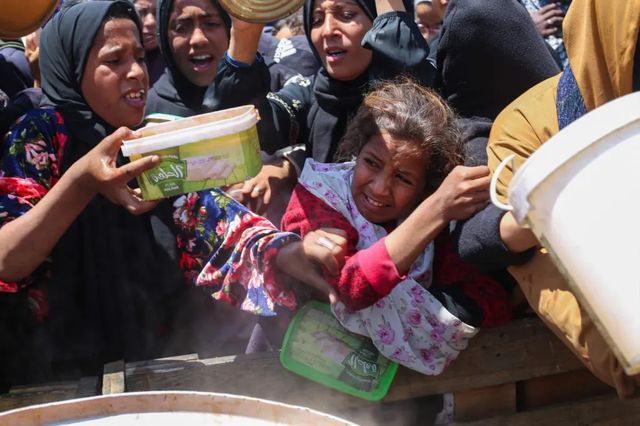 Israel aprueba la ocupación de Gaza y su control militar