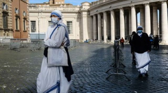 Covid in Vaticano, un contagio a Santa Marta: paura nella residenza del papa