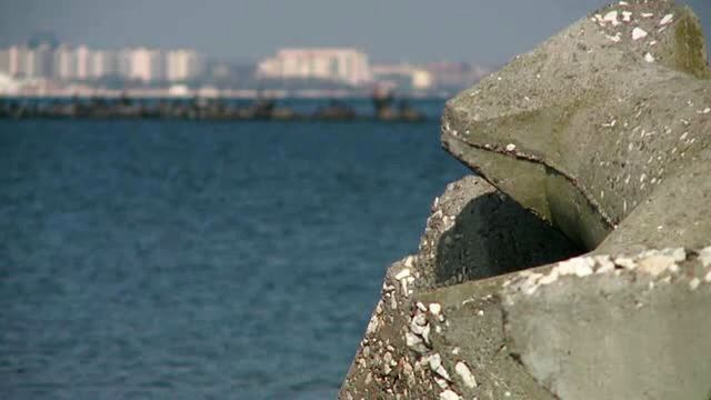 Cadavrul unei femei a fost descoperit în mare, în zona stabilopozilor din Costinești