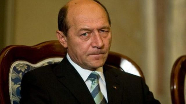 Traian Băsescu a reacționat dur la Legea carantinării: „Mai rămâne să le dăm judecătorilor parafă de medic!