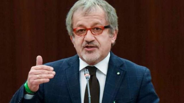 La Corte di Appello di Milano ha confermato una precedente condanna a un anno per Roberto Maroni