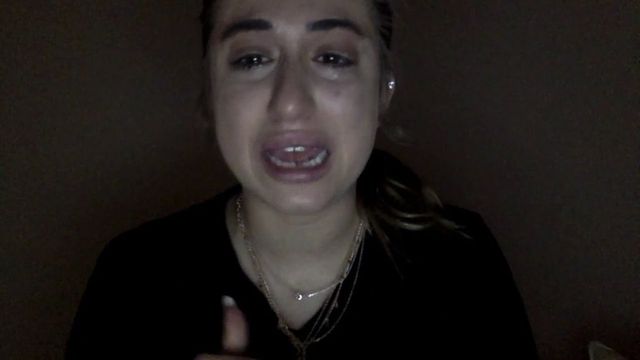 VIDEO Plânge după ce i-a fost închis contul de Instagram