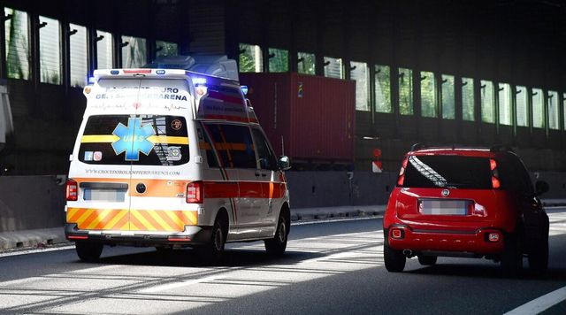 Roma, incidente a un bus di migranti: due morti e 18 feriti