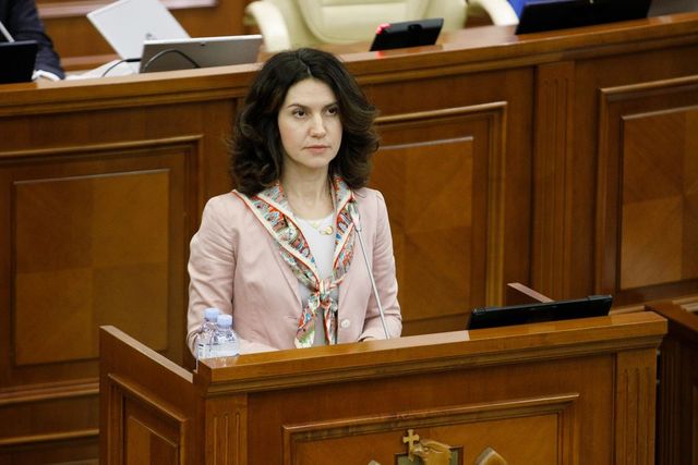 Deputații au constituit Comisia pentru selectarea candidaților la funcția de Avocat al Poporului pentru drepturile copilului