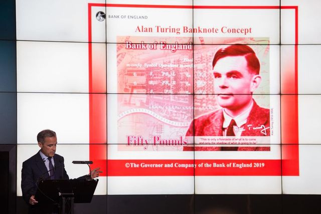 Alan Turing sulla banconota da 50 sterline, così Londra chiede scusa al matematico-eroe